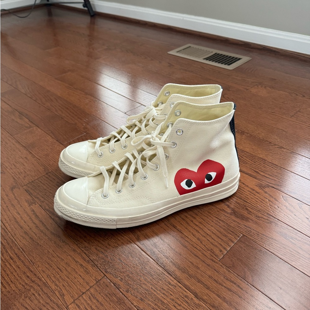 COMME des GARÇONS Converse

+Lightly Worn 9.8/10(Minor Dirt)
+ Original Box